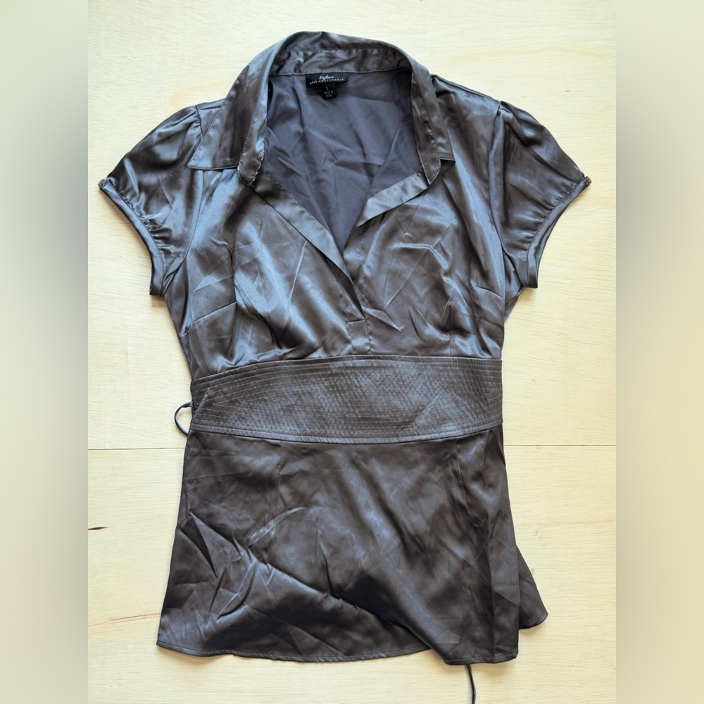 VTG Byline by Byer California Gray Satin Short Sleeve Surplice Blouse size L